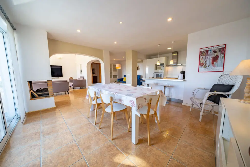 cmludcsrvuy61pzpng2l